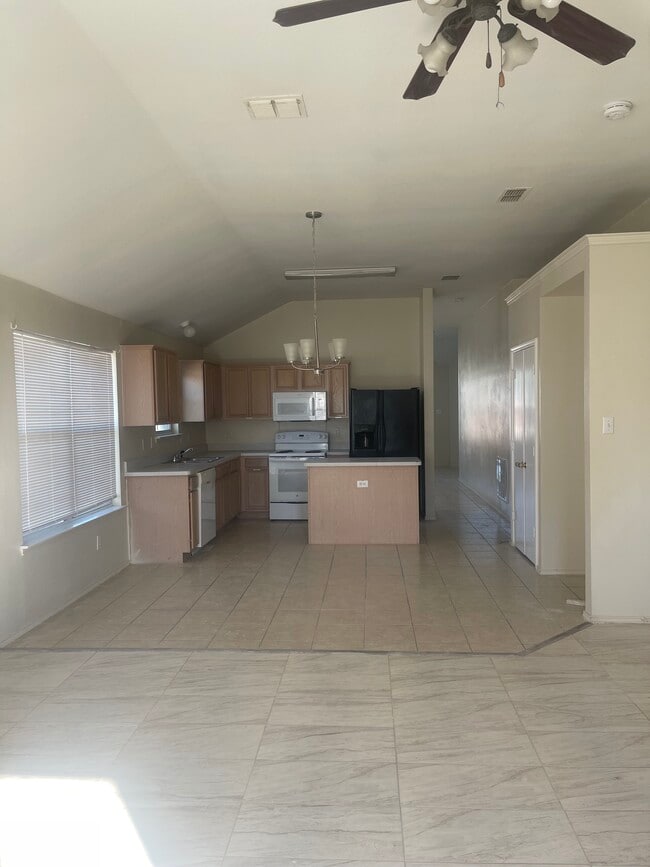 Photo - 800 Buttercup Ln