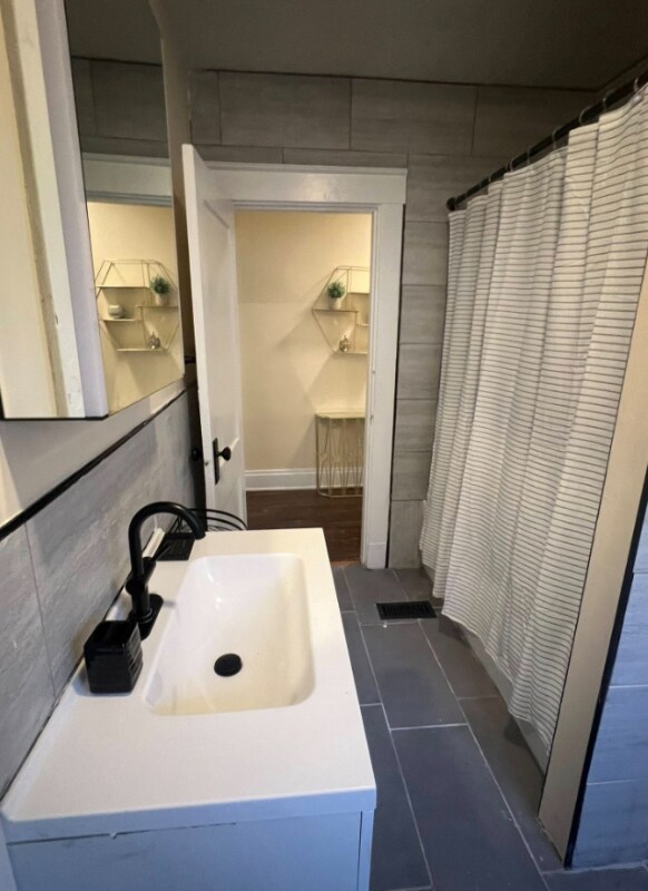 Photo - 2121 Burnet Ave