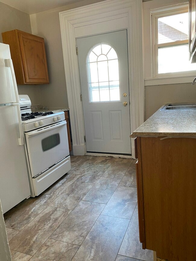 Photo - 202 Park St