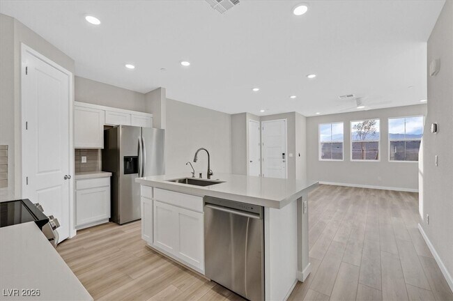 Photo - 8925 Grabill Spruce St