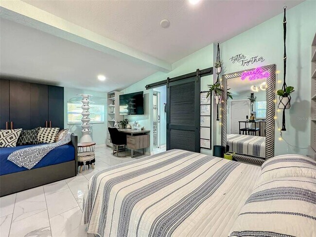 Photo - 1245 CATALPA Dr Unit 4