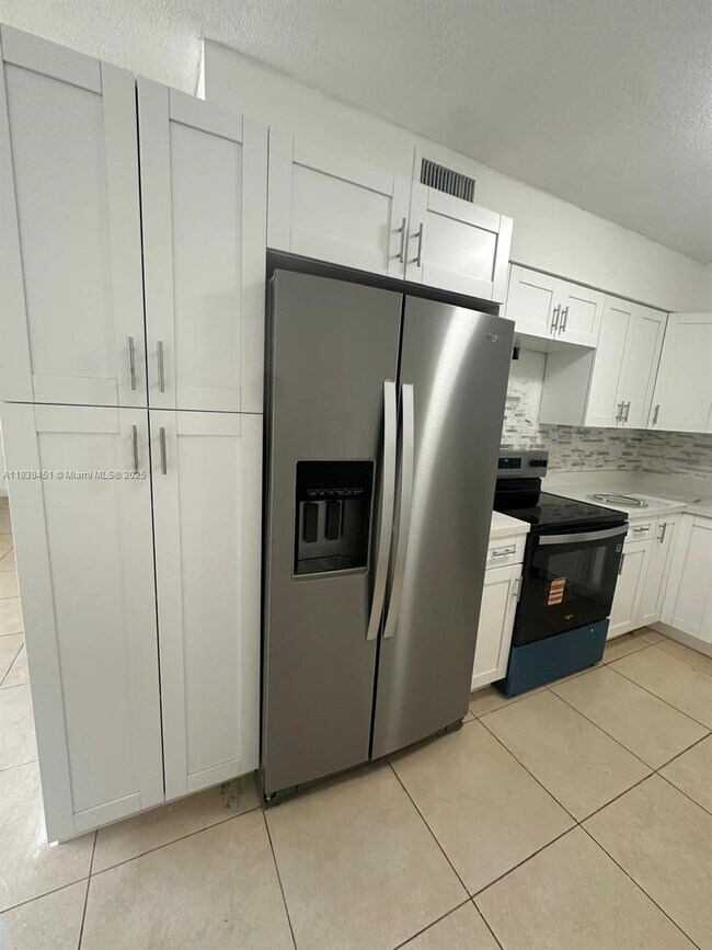 Photo - 700 SW 67th Ave