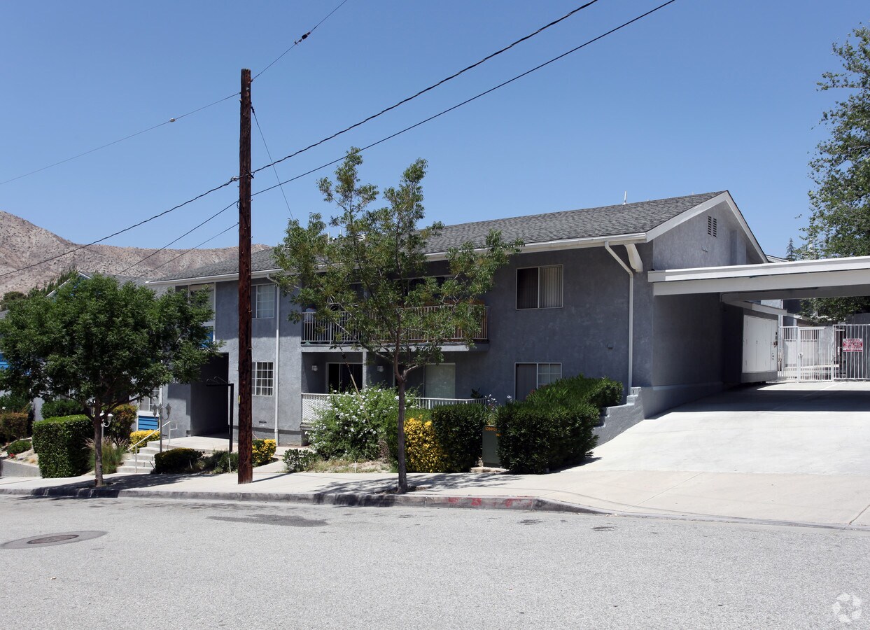 Sierra Cross Apartments - Sierra Cross Apartments