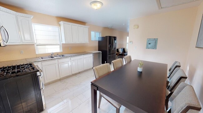 Photo - 342 Chester St