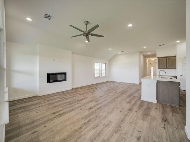 Photo - 1424 Avondale Ct