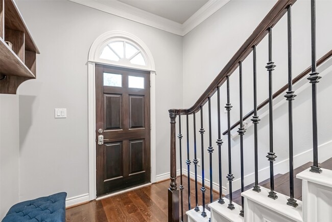 Photo - 5950 Kansas St