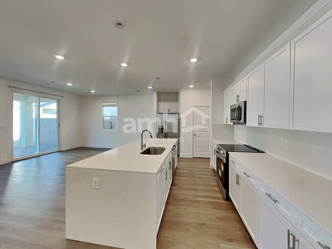 Photo - 5835 Astapor St