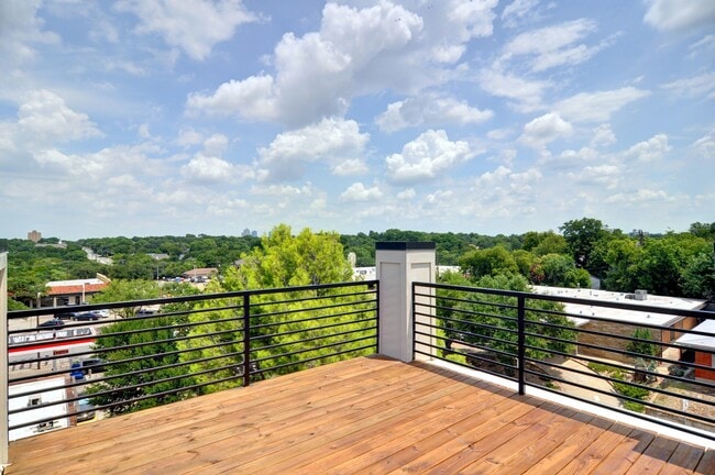 Photo - 2512 Forest Park Blvd Unit Full