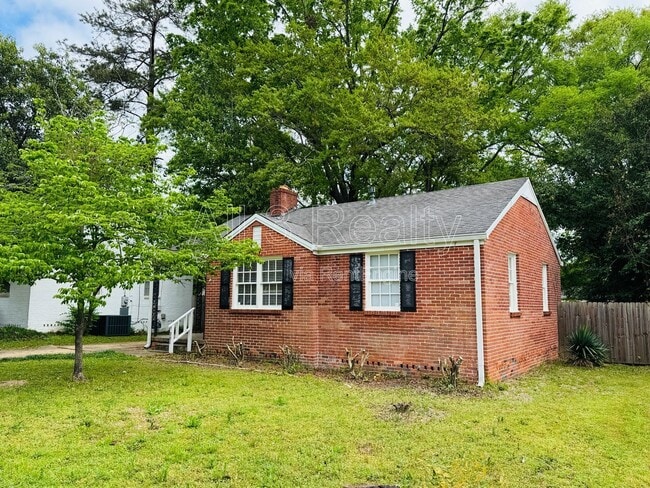 Photo - 301 Bradley Dr