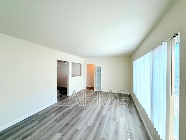 Photo - 625 Aerick St