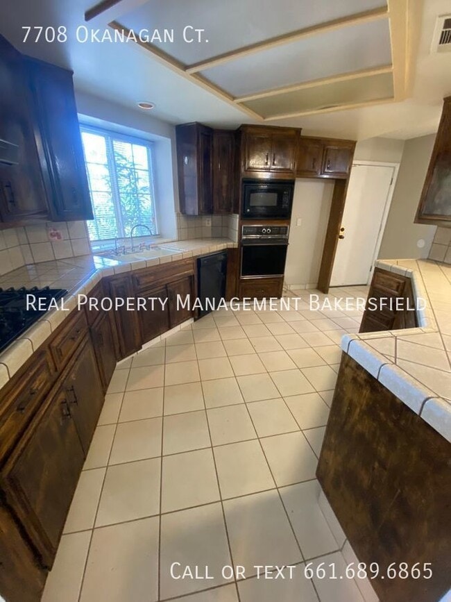 Photo - 7708 Okanagan Ct