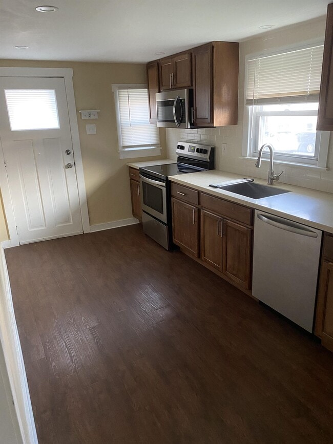 Photo - 1234 E Philadelphia Ave