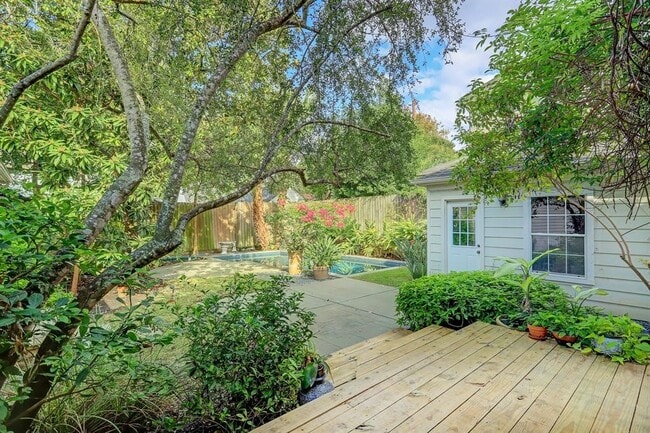 Photo - 2044 Addison Rd