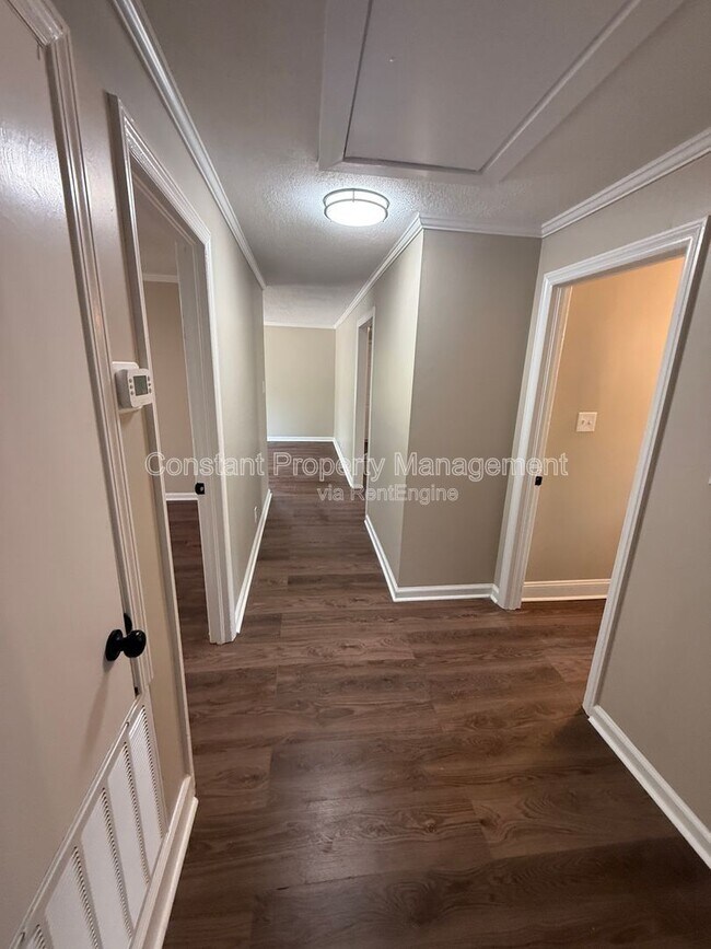 Photo - 1164 Newberg Ave