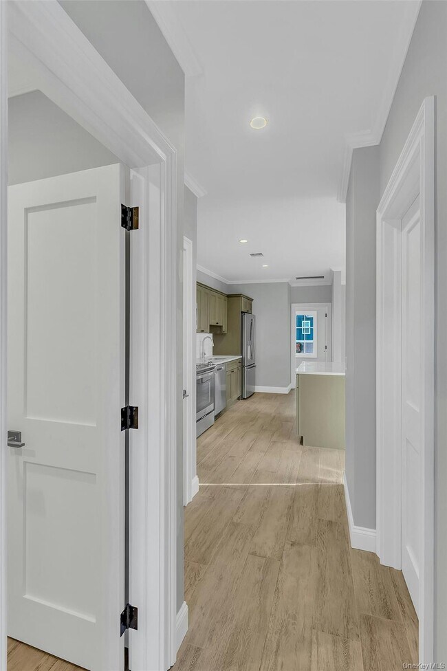 Photo - 156 W Broadway Unit 3