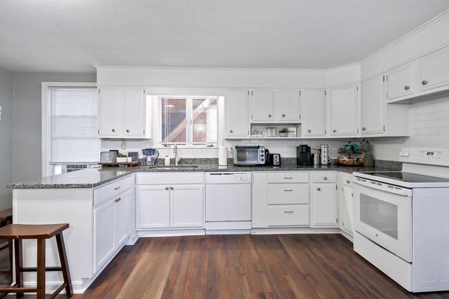 Building Photo - 234 Mechanic St Unit 2