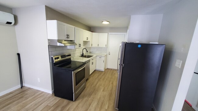 Building Photo - 45 Cameron St Unit 45A