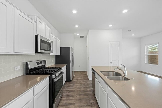 Photo - 15216 Spruce Frost Cv