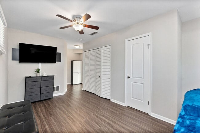 Building Photo - 6815 W 87th St Unit SI ID1298091P