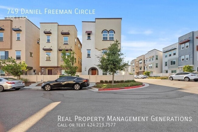 Photo - 749 Daniel Freeman Cir