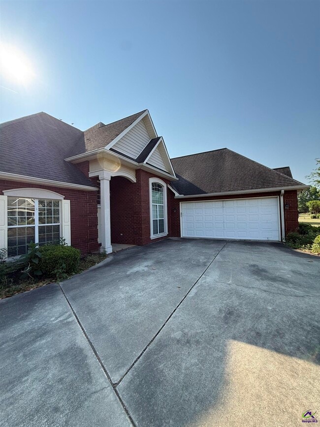 Photo - 136 Roseine Dr