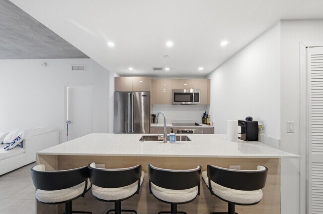 Photo - 13800 Highland Dr Unit Ph7