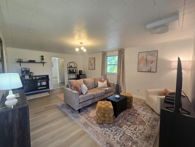 1422 Millbro Cir