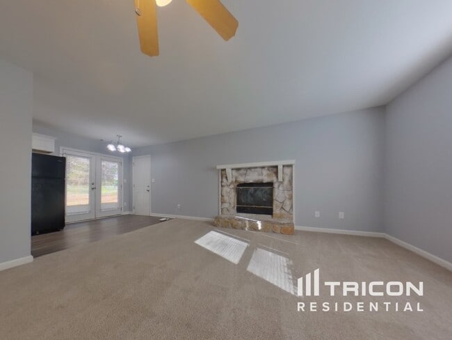 Photo - 2445 Hillboro Cir S W