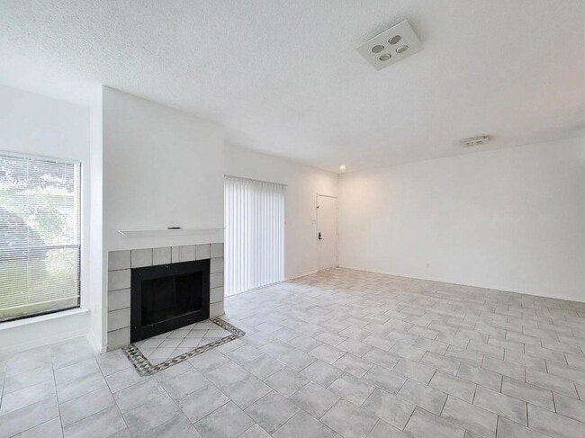 Photo - 7119 N Holiday Dr