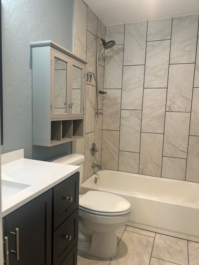 Photo - 4625 SW I Ave