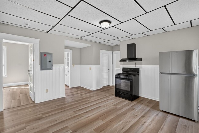 Building Photo - 1 Lapierre St Unit 2