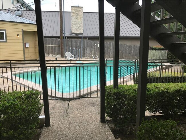 Photo - 1000 W 26th St Unit 112