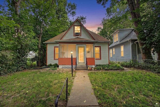 Building Photo - 417 Vattier St