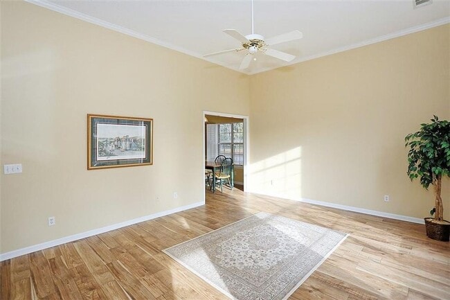Photo - 1159 Mohawk St