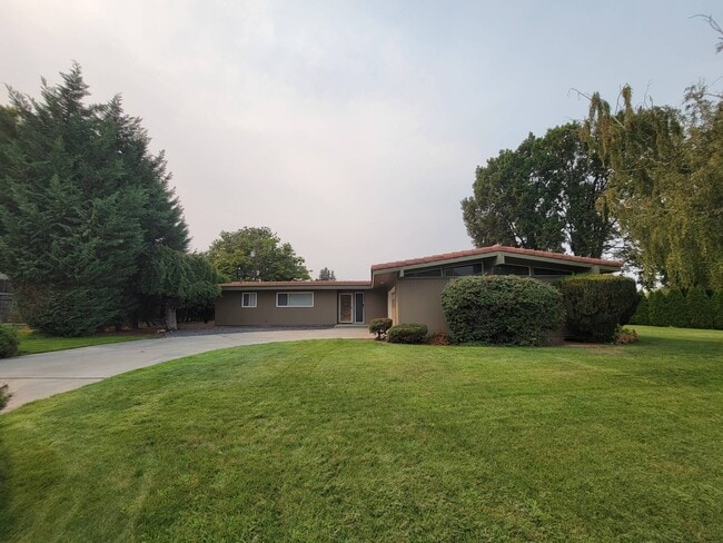 Photo - 305 N Quincy Pl