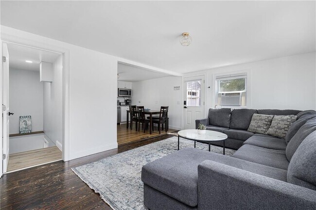 Photo - 340 Old Mill Ln