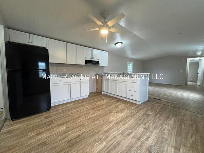 Building Photo - 108 D St Rental