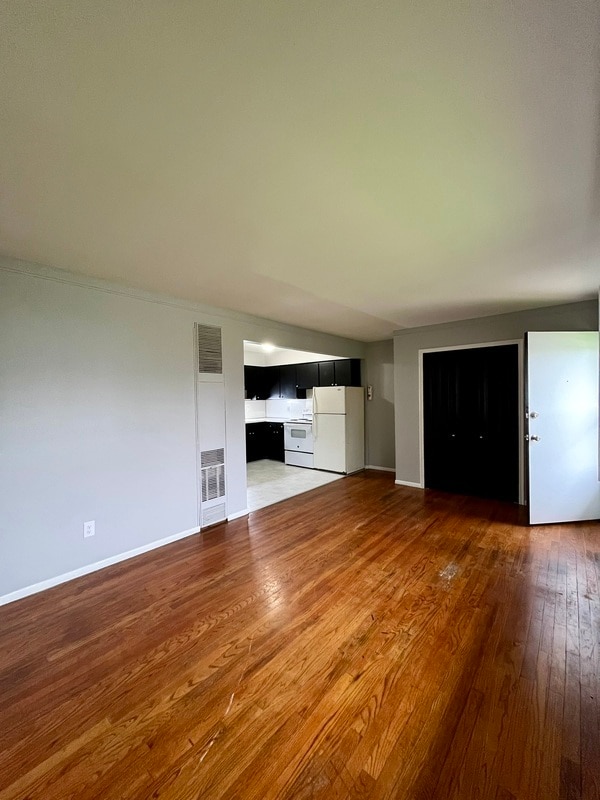 Photo - 1454 Goddard Rd