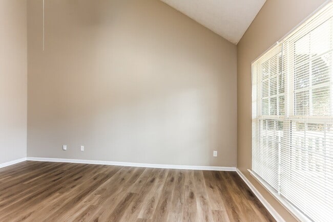 Photo - 287 Prescott Ct