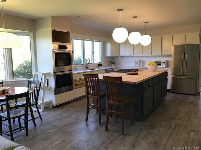 Photo - 107 Lime Rock Rd