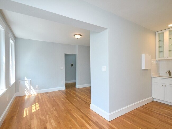 Photo - 42 Linnaean St Unit 6