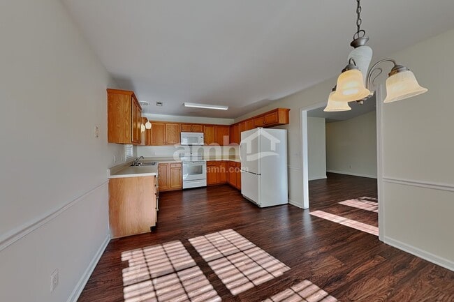 Photo - 1867 Longmont Dr