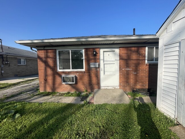 Building Photo - 255 Graham St