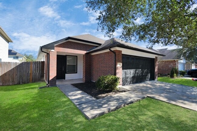 Building Photo - 21826 Hemlock Park Dr