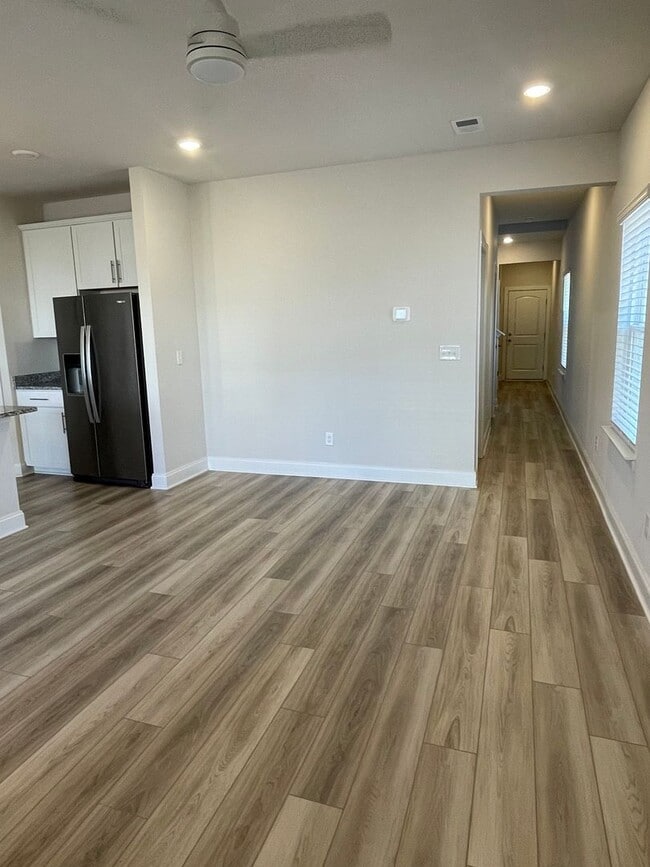 Photo - 1520 Henderson Pt Aly