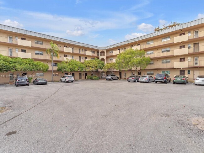 Photo - 6201 N Falls Cir Dr Unit 210