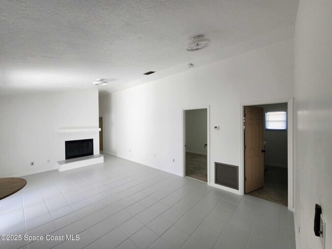 Photo - 650 Koutnik Rd SE