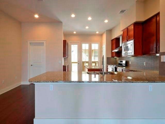 Photo - 2520 Bluebonnet Ln Unidad 10