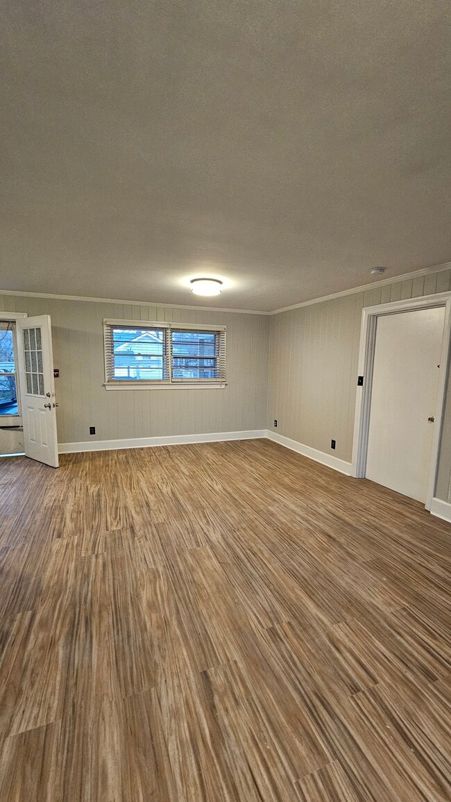 Building Photo - 202 N Caswell St