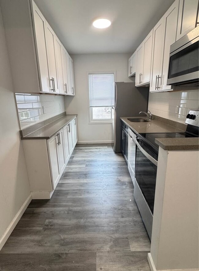 Photo - Bradley Apartments